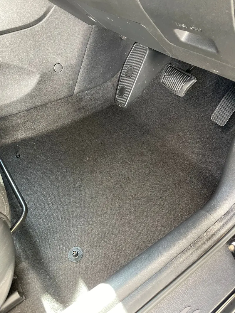 Clean floor mat