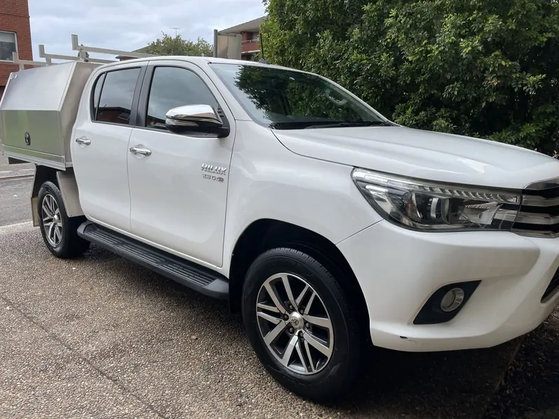 White Hilux after a mini detail